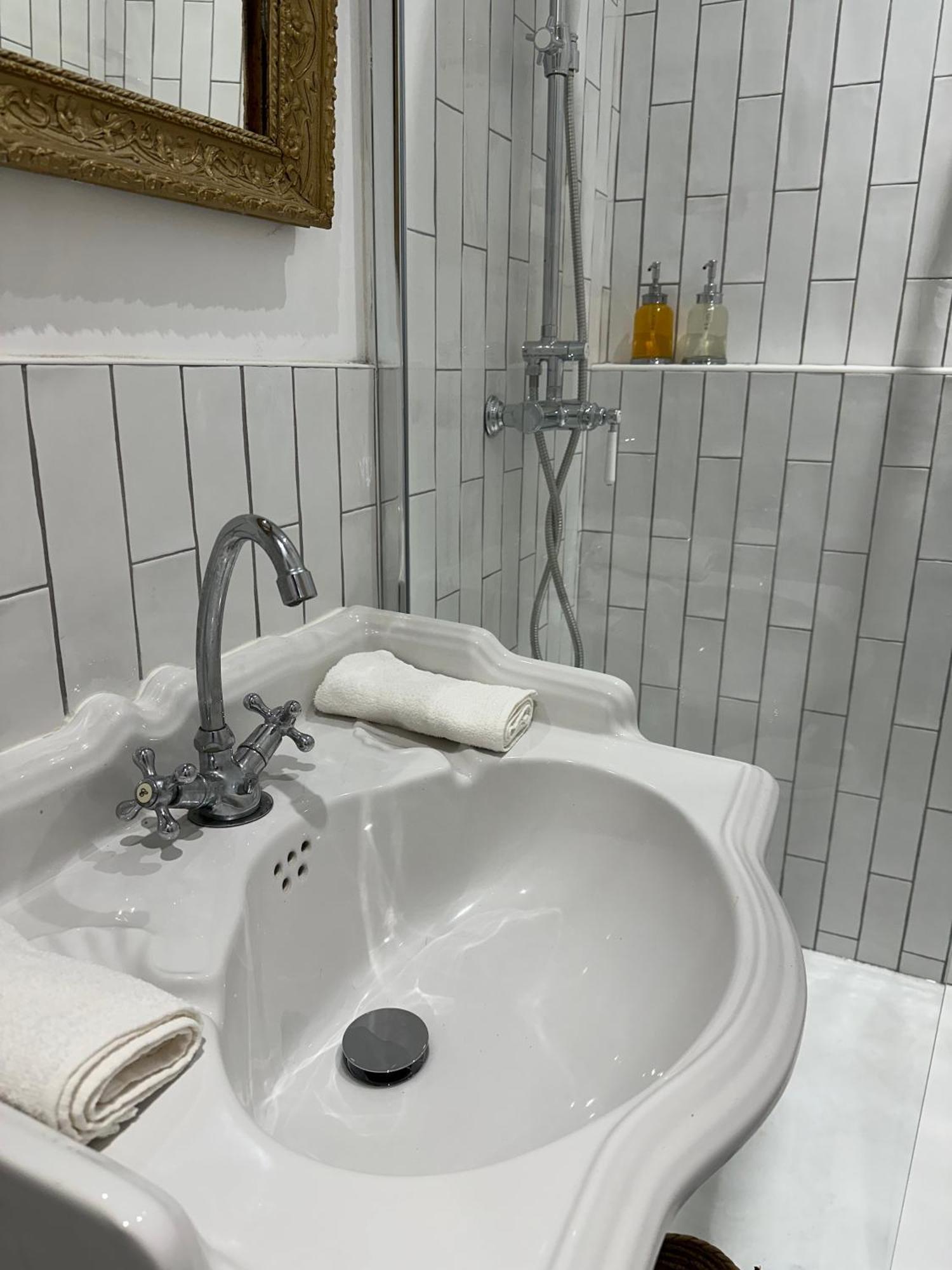Studio Centre Ville La Toscane ลีล-ซูร์-ลา-ซอร์ก ภายนอก รูปภาพ